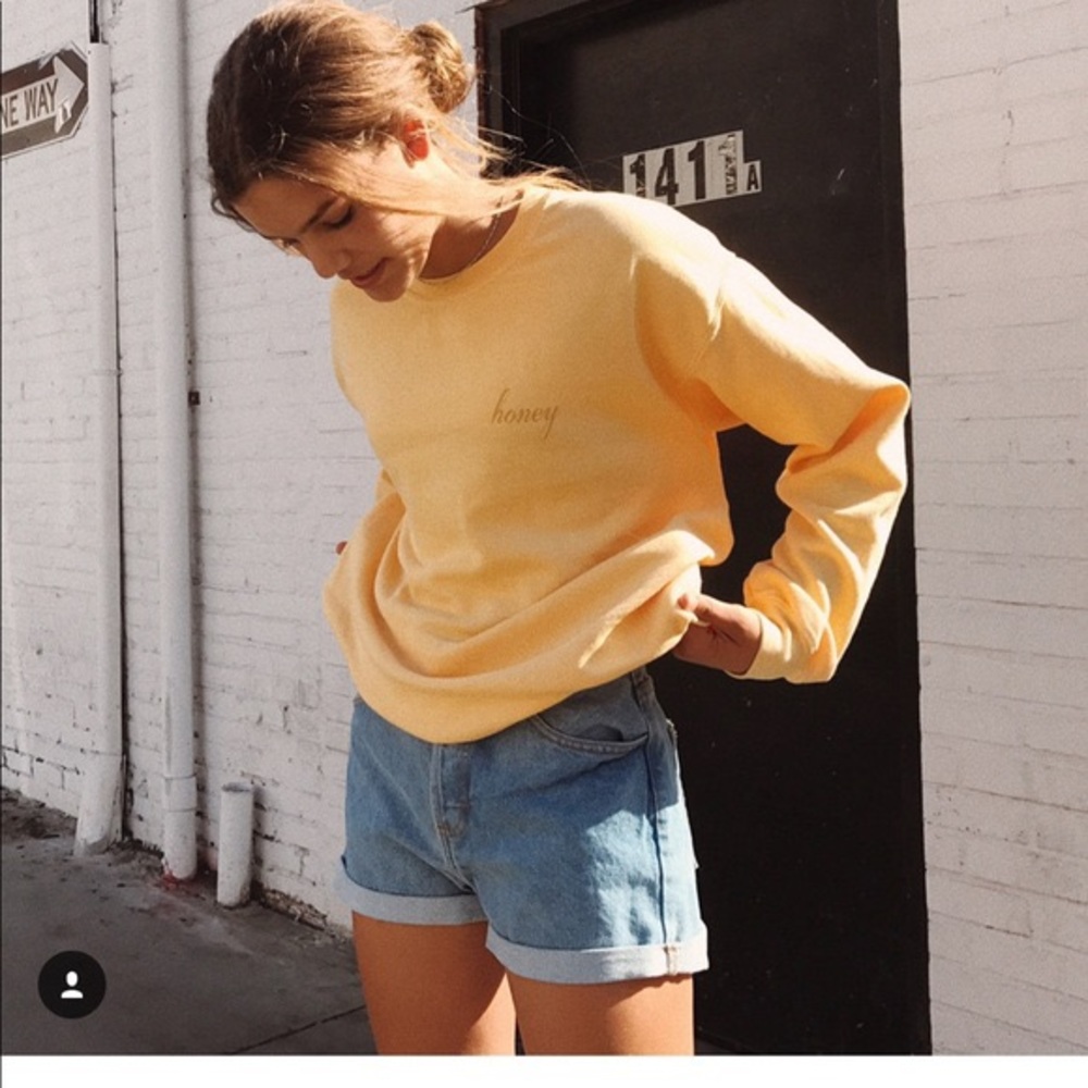 Brandy Melville Erica honey crewneck - Picture 1 of 2